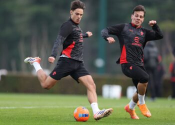 Ardon Jashari and Samuele Ricci of AC Milan ميلان ريتشي ياشاري