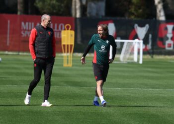 Massimiliano Allegri Luka Modric AC Milan ميلان مودريتش أليغري