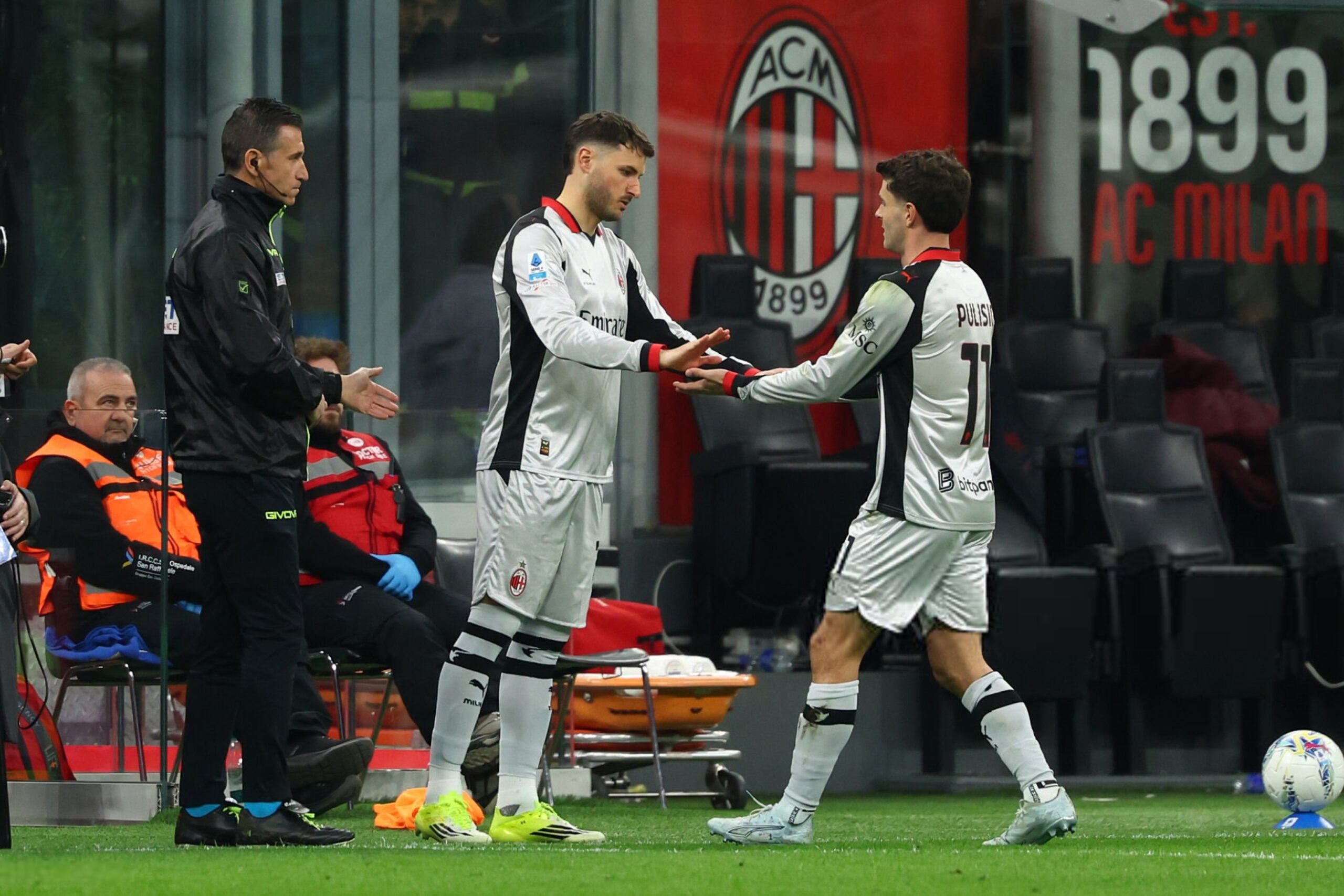 Christian Pulisic and Niclas Fullkrug of AC Milan ميلان بوليسيك فولكروغ