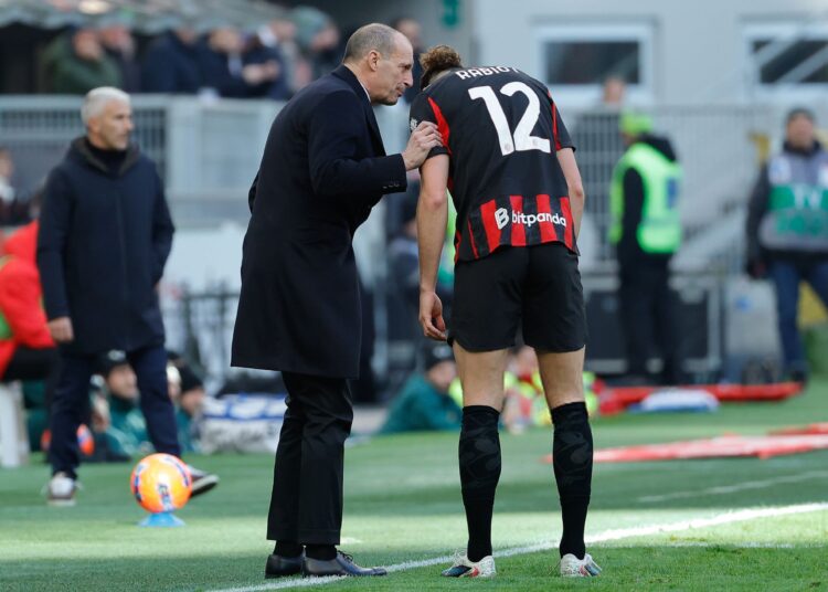 Adrien Rabiot and Massimiliano Allegri of AC Milan ميلان رابيو أليغري