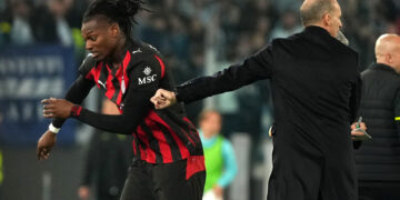 Rafael Leao and Massimiliano Allegri of AC Milan