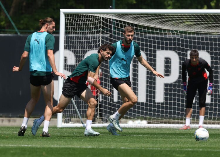 The Rossoneri unite at Milanello with Champions League destiny on the line