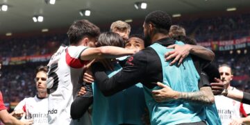 AC Milan players celebrate ميلان