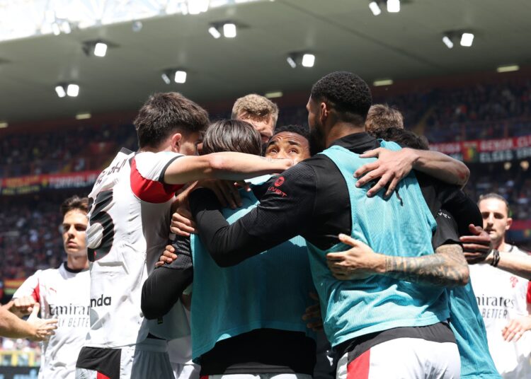 AC Milan players celebrate ميلان