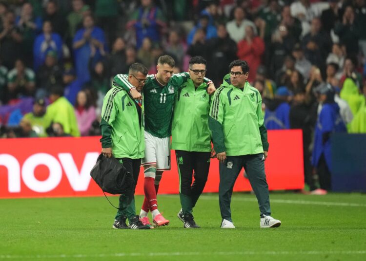 Santiago Gimenez (Mexico) during Round of 16 FIFA World Cup 2026, Mexico and England, Azteca Stadium, Mexico, Mexico on July 05 2026. (Photo by Ulrik Pedersen/NurPhoto via Getty Images)