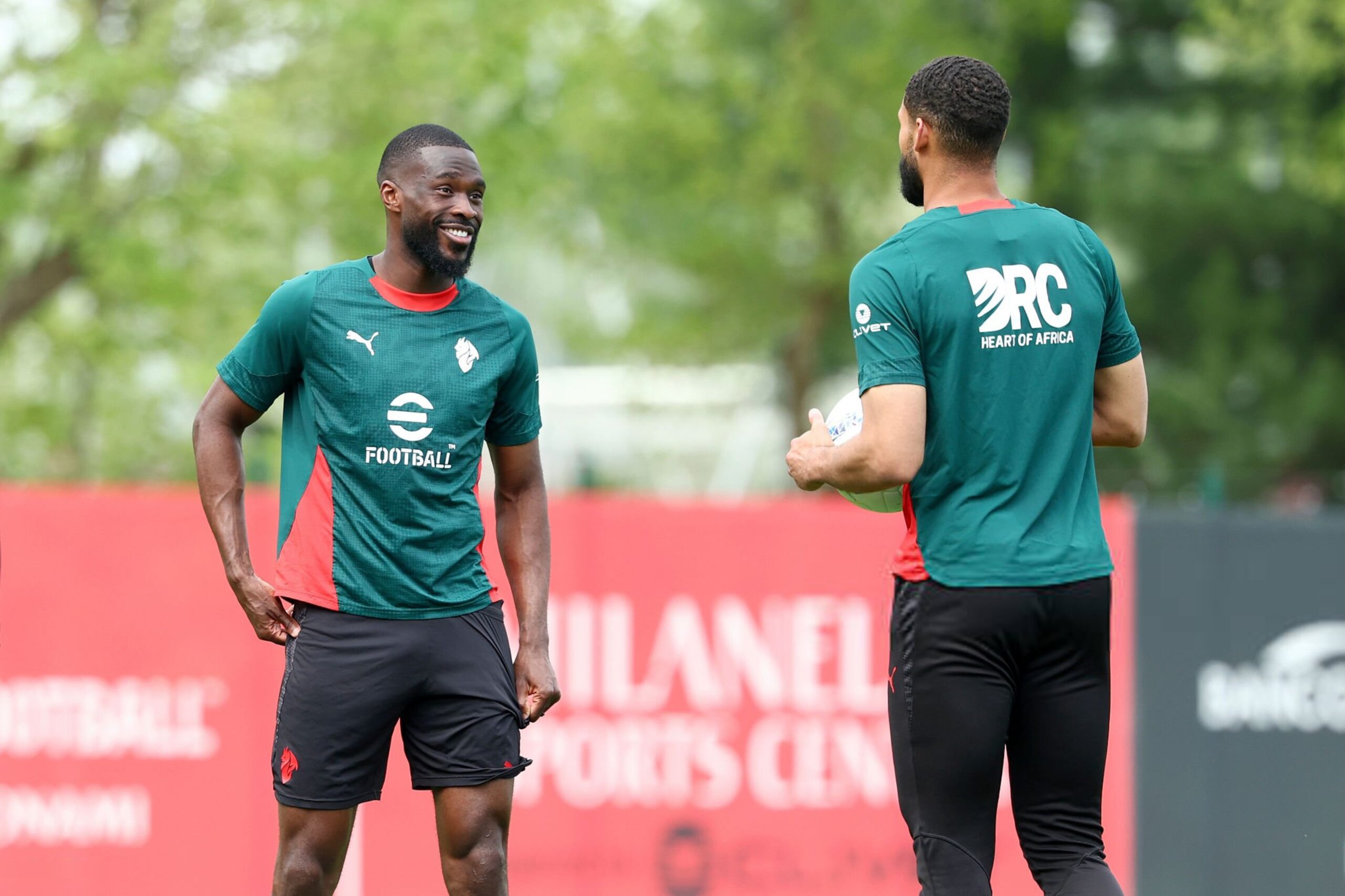 Ruben Loftus-Cheek and Fikayo Tomori of AC Milan