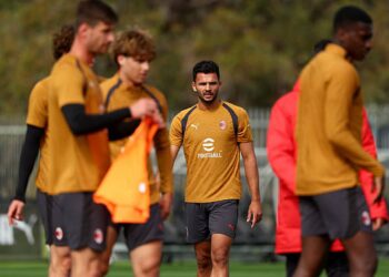Milan stars meet fans in Perth ahead of Inter derby
