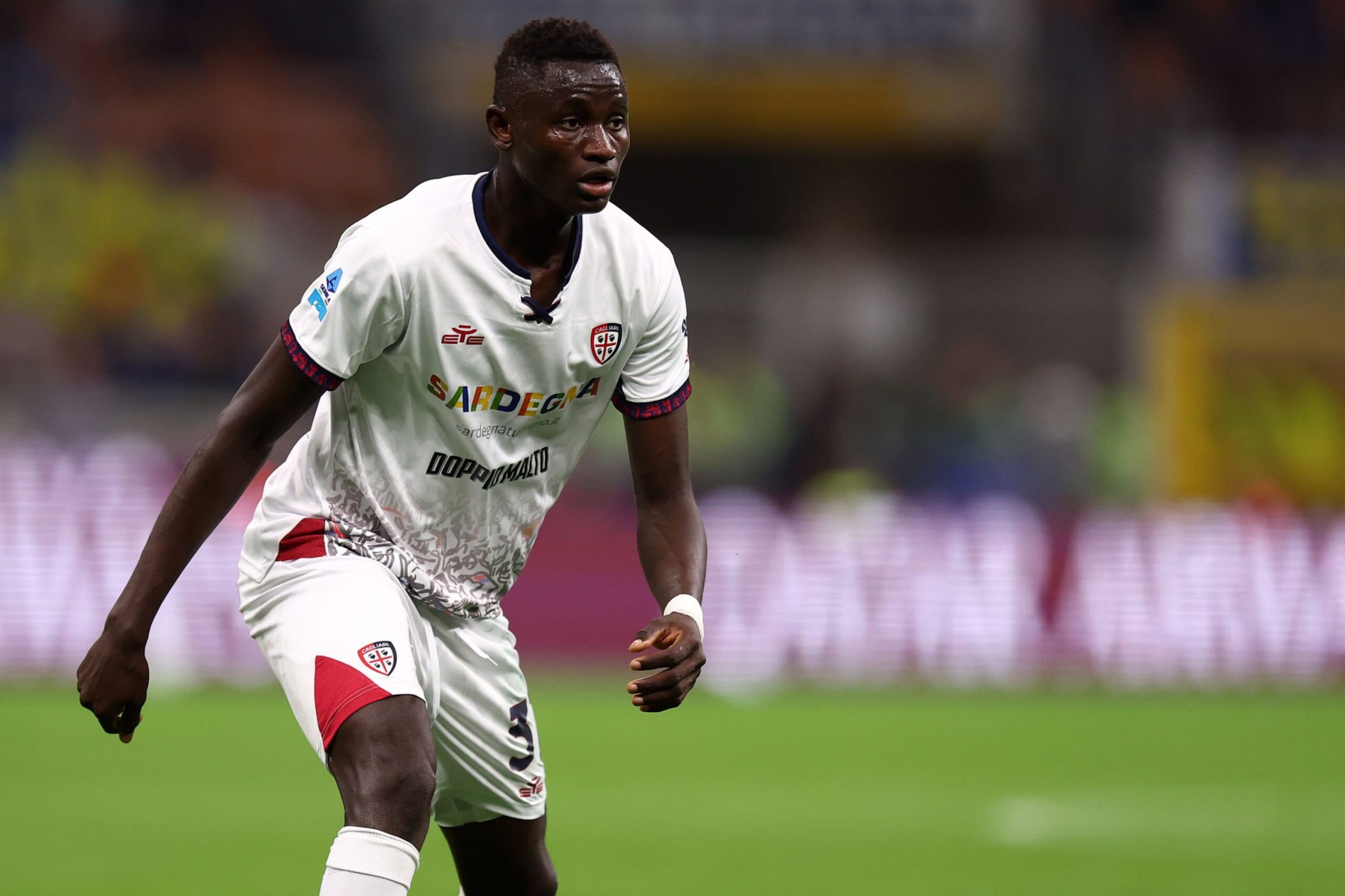 Paul Mendy of Cagliari looks on during the Serie A match between FC Internazionale and Cagliari Calcio at Giuseppe Meazza on April 17, 2026 in Milan, Italy. (Photo by sportinfoto/DeFodi Images/DeFodi via Getty Images)