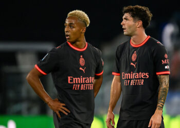 Christian Pulisic and Omari Hutchinson of AC Milan بوليسيك هاتشنسون ميلان