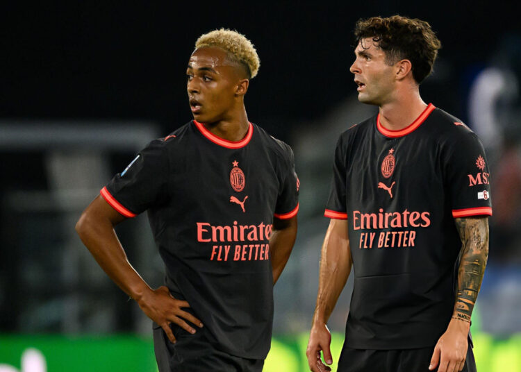 Christian Pulisic and Omari Hutchinson of AC Milan بوليسيك هاتشنسون ميلان