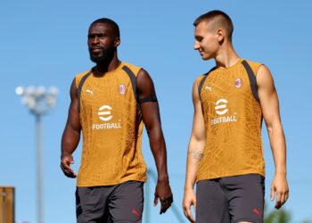 Fikayo Tomori and Francesco Camarda of AC Milan ميلان توموري كاماردا