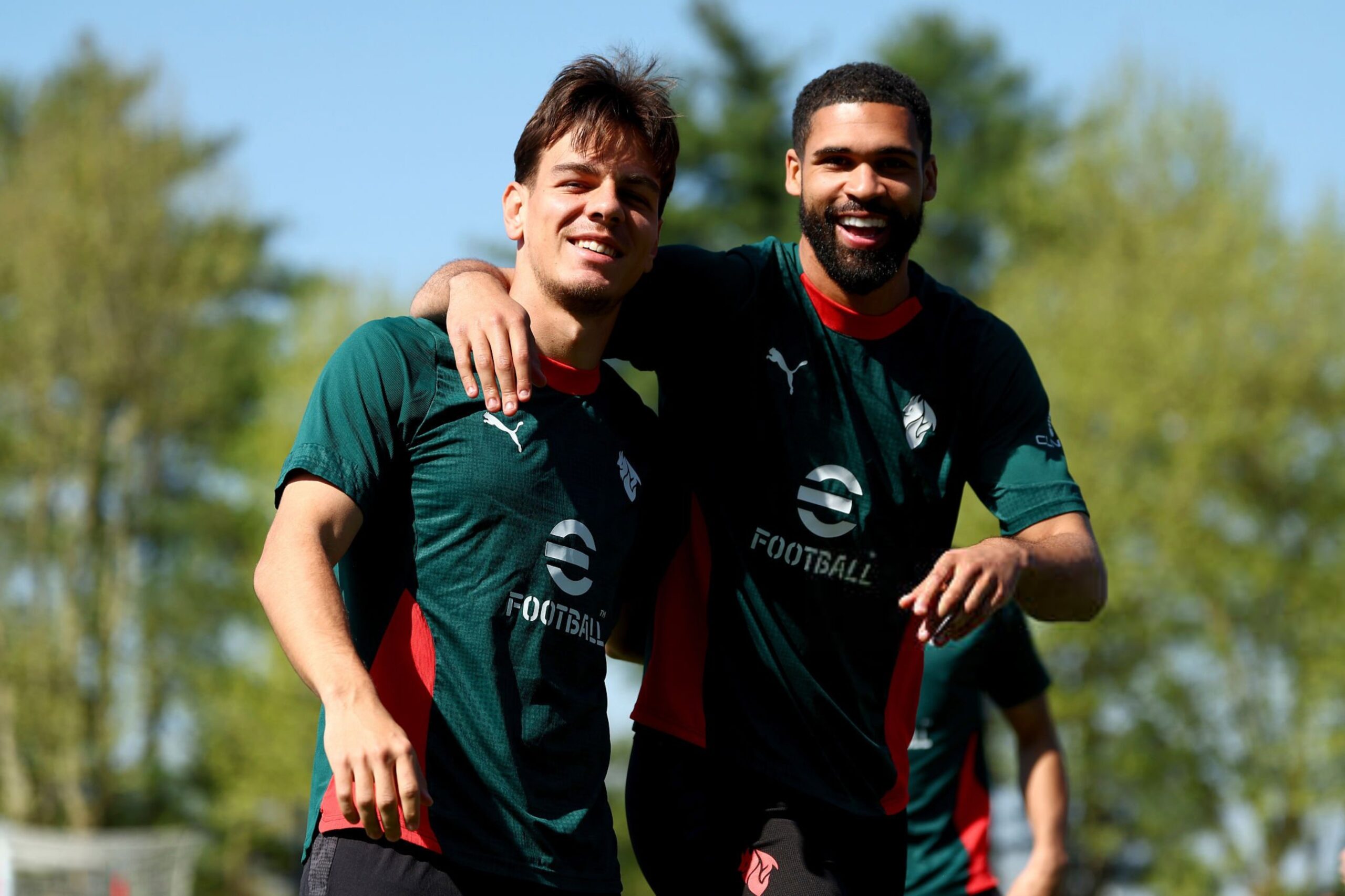 Ruben Loftus-Cheek and Ardon Jashari of AC Milan لوفتوس تشيك ياشاري ميلان