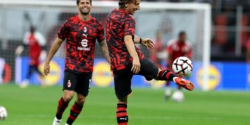 Christian Pulisic and Luka Modric of AC Milan بوليسيك مودريتش ميلان