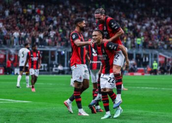 Diego Moreira, Loftus-Cheek, and Adrien Rabiot of AC Milan