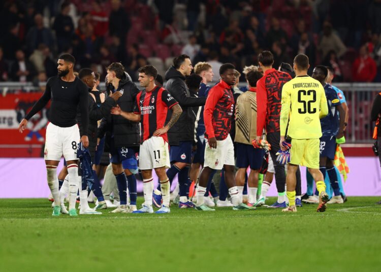 AC Milan playes celebrating ميلان