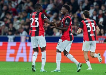 Fikayo Tomori and Alphadjo Cisse of AC Milan توموري سيسي ميلان