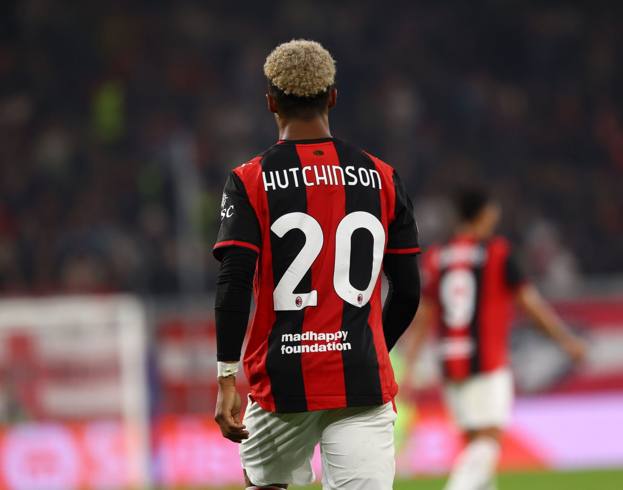 Hutchinson shines in unfamiliar role as Milan’s summer signing makes his mark