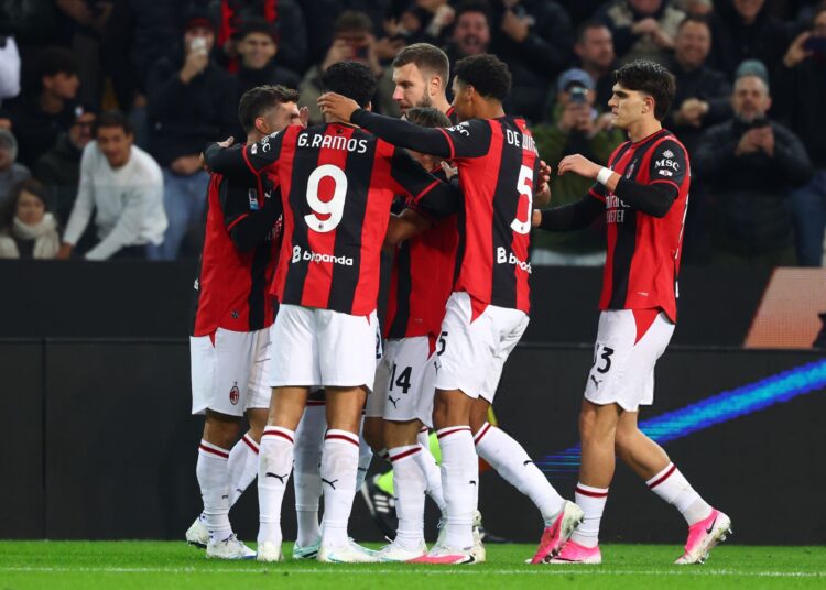 AC Milan players celebrate ميلان